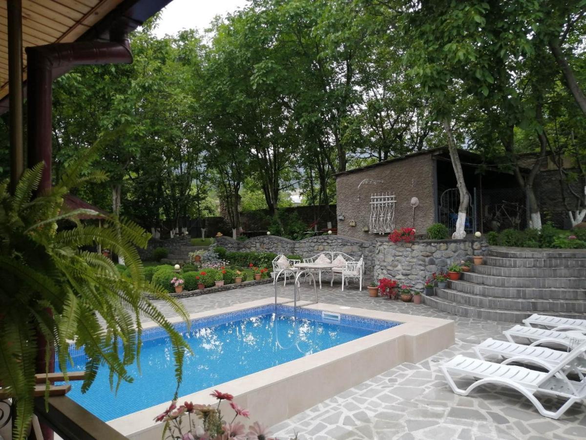Family Hotel Lago & Wine Cellar Lagodekhi Bagian luar foto