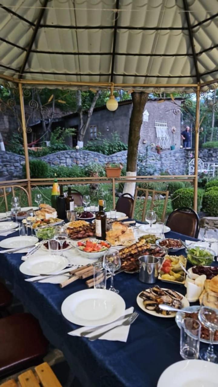 Family Hotel Lago & Wine Cellar Lagodekhi Bagian luar foto