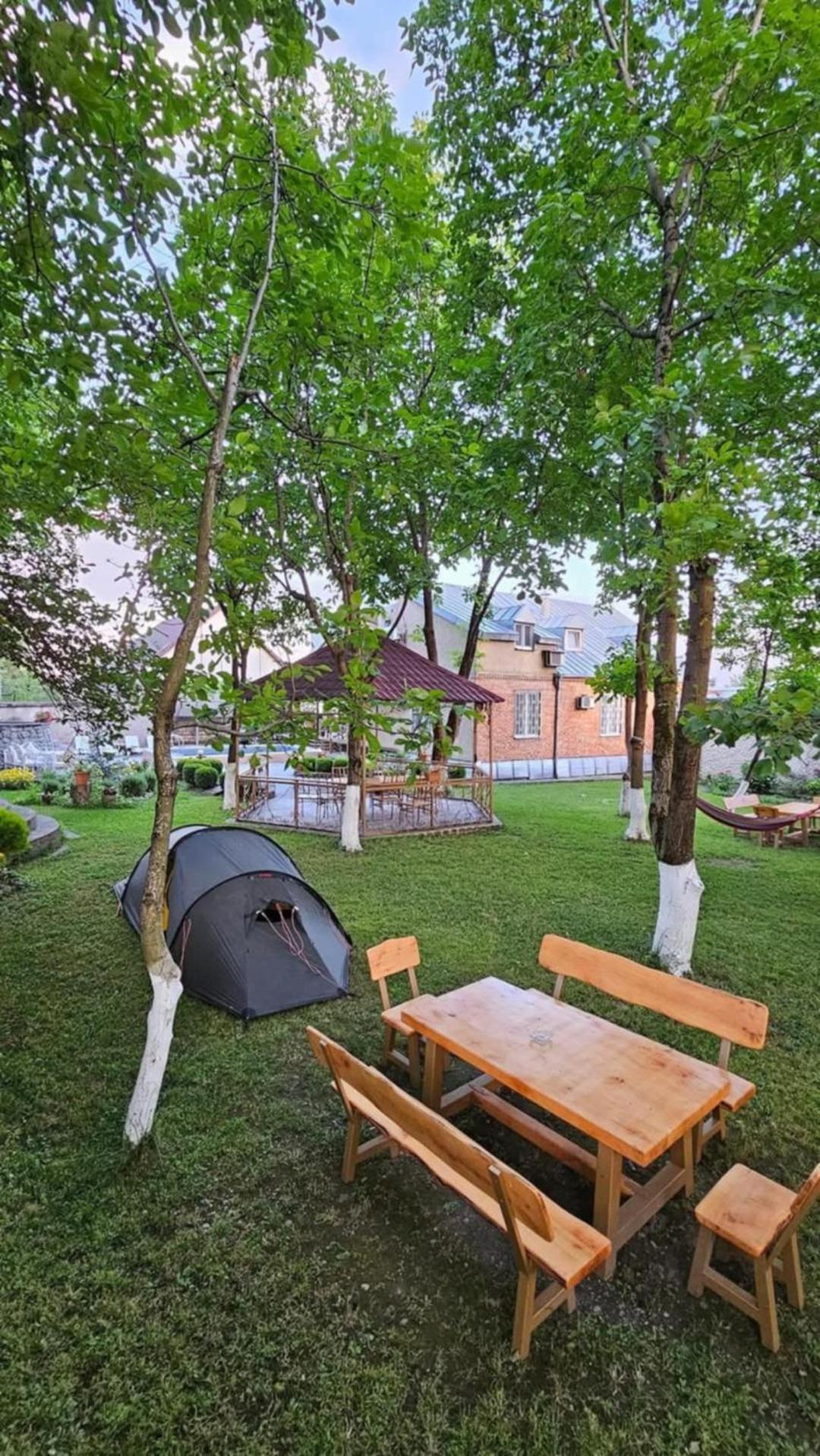 Family Hotel Lago & Wine Cellar Lagodekhi Bagian luar foto
