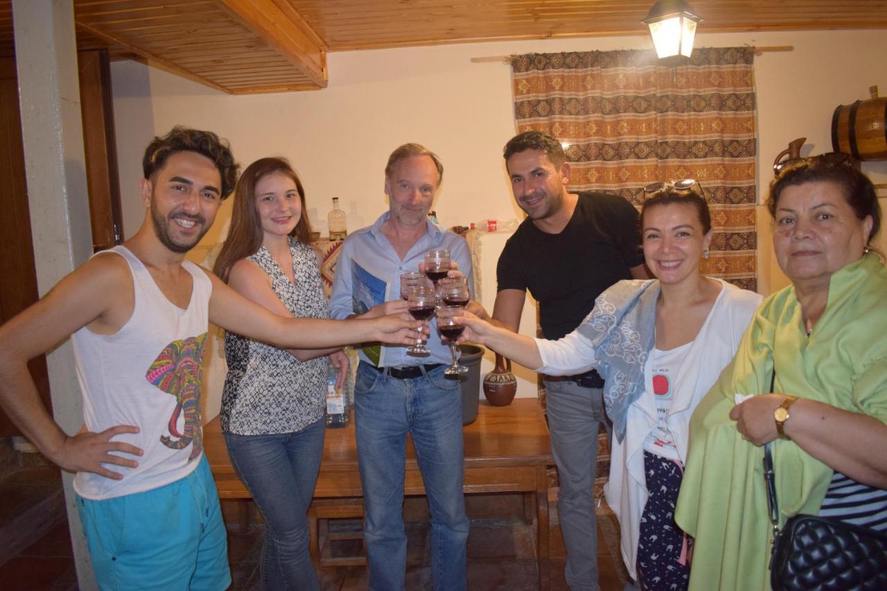 Family Hotel Lago & Wine Cellar Lagodekhi Bagian luar foto